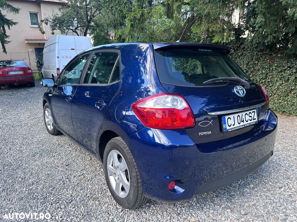 Toyota Auris 1.8 Executive - 4