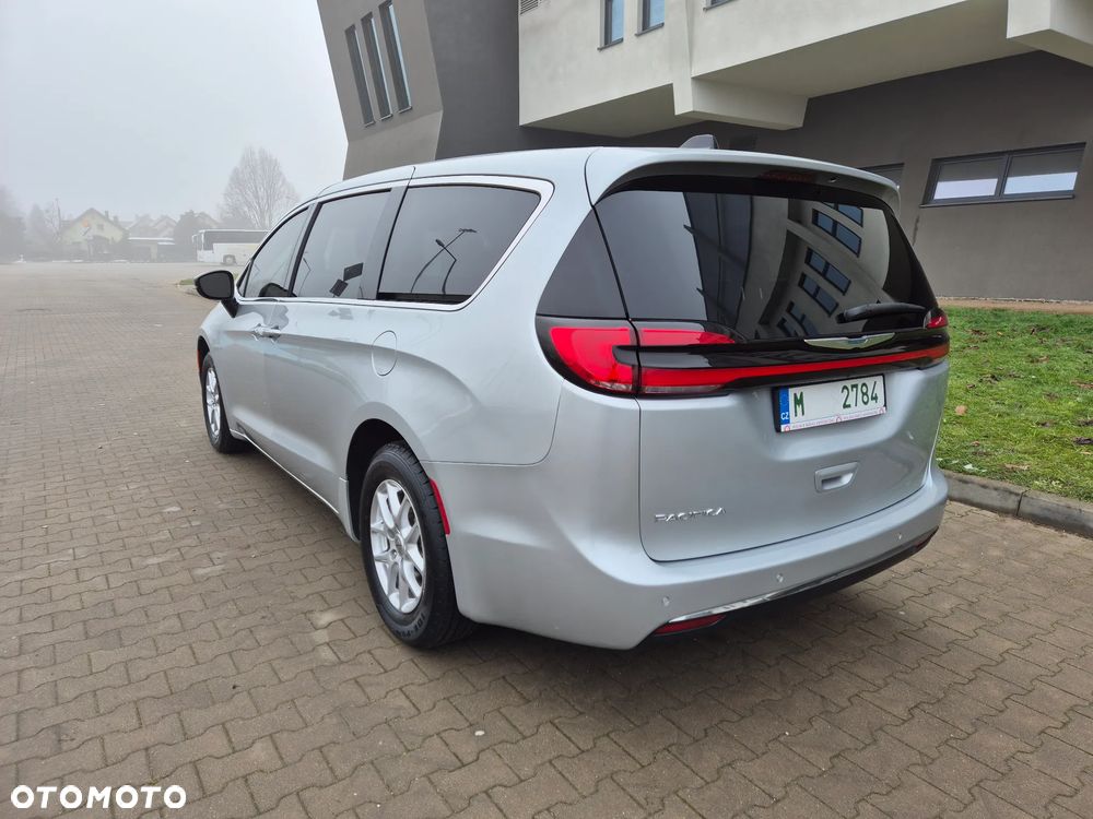 Chrysler Pacifica - 10