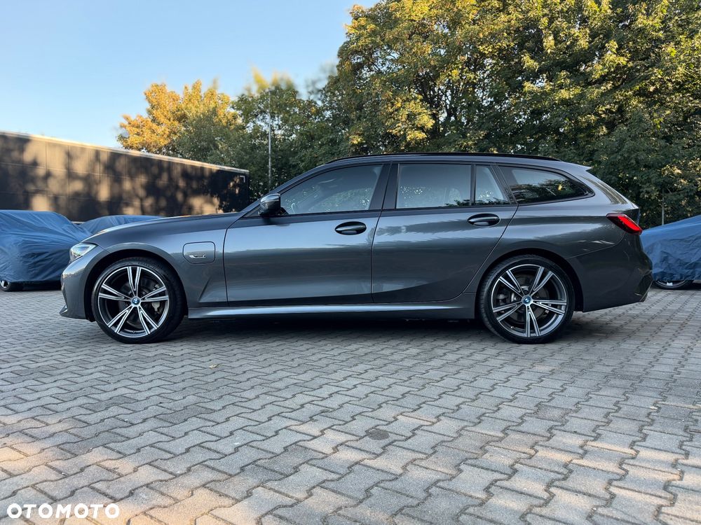 BMW Seria 3 330e xDrive M Sport - 11