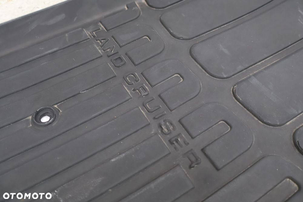 TOYOTA LAND CRUISER 200 08-11 DYWANIKI GUMOWE - 9