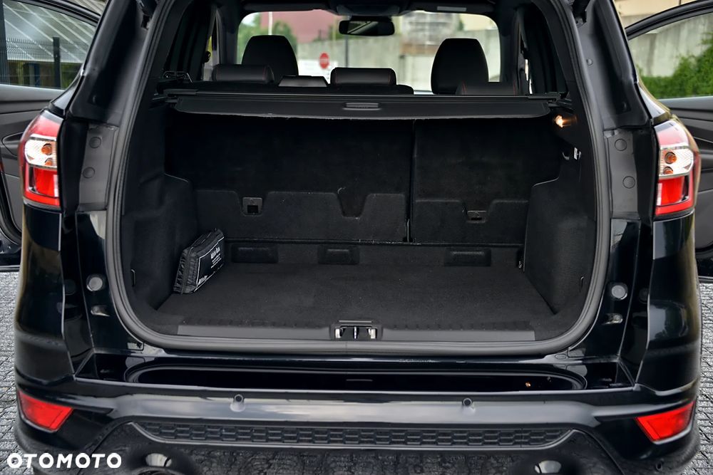 Ford Kuga 2.0 TDCi 4x4 ST-Line - 38