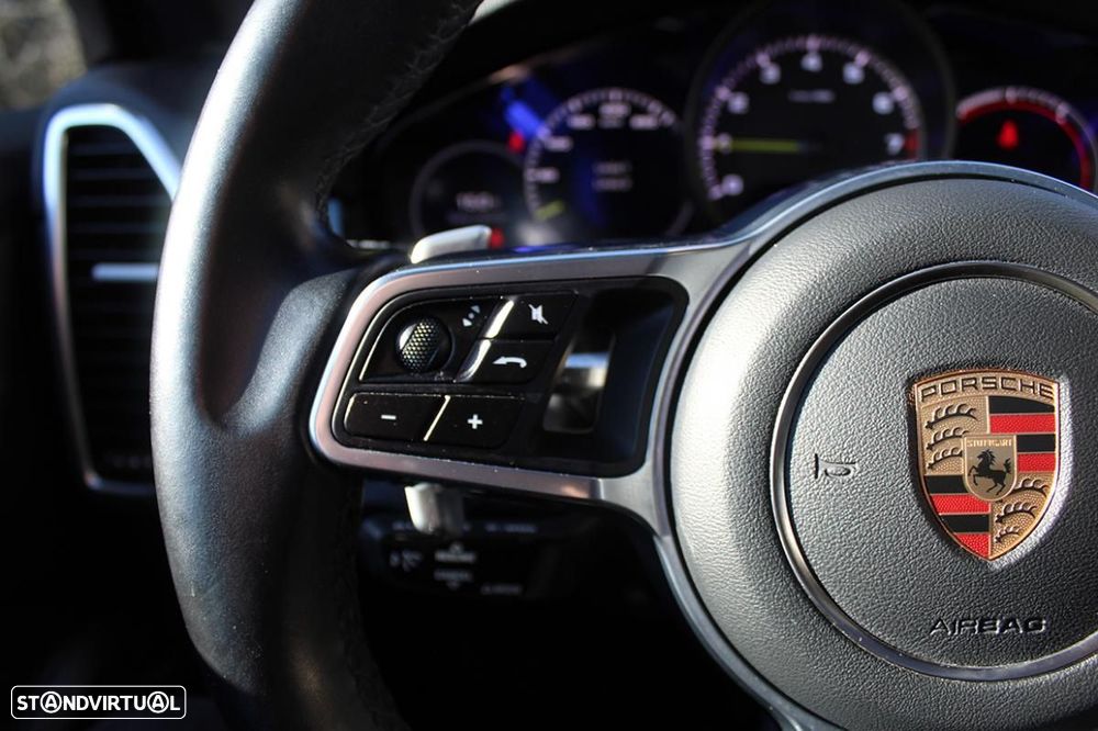 Porsche Cayenne Coupé E-Hybrid - 25