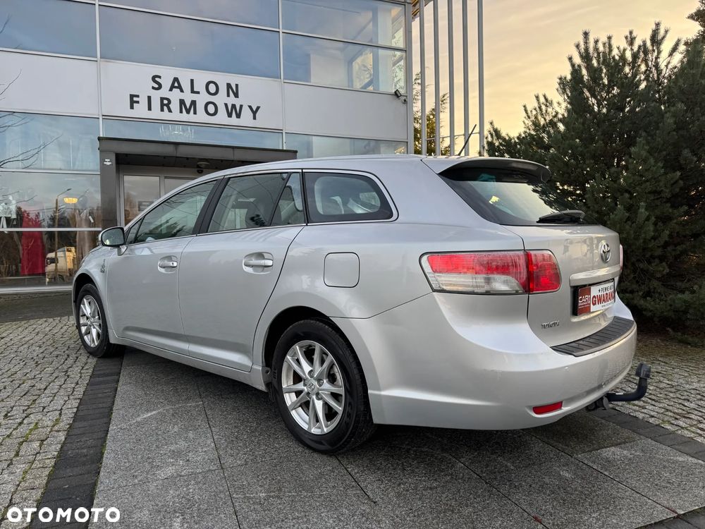 Toyota Avensis 1.8 Sol plus NAVI - 26