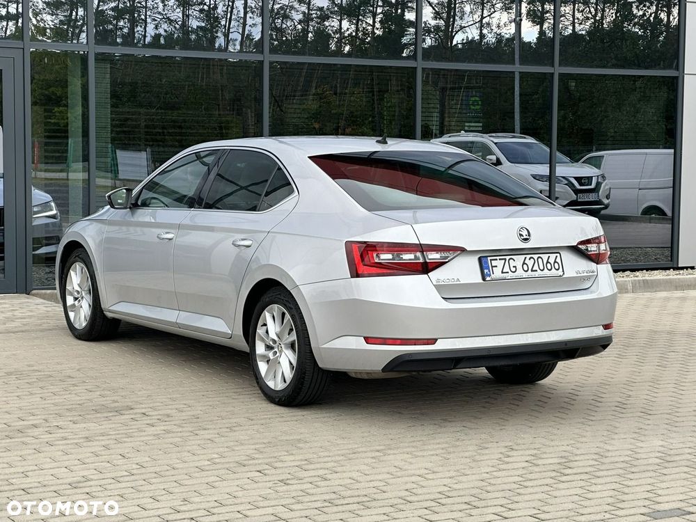 Skoda Superb 2.0 TDI 4x4 DSG Style - 10