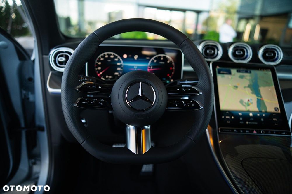 Mercedes-Benz GLC - 12