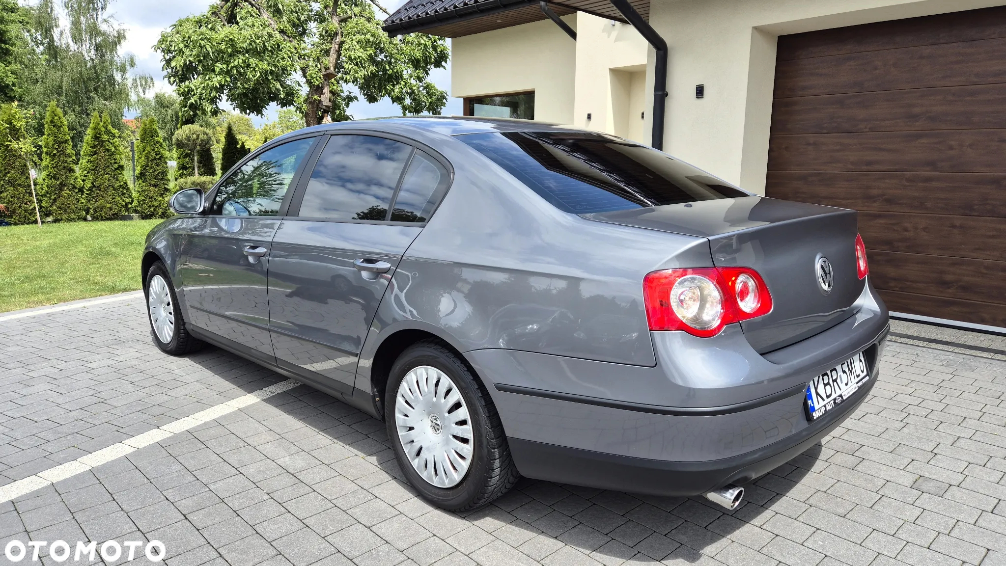 Volkswagen Passat 1.6 FSI Comfortline - 4