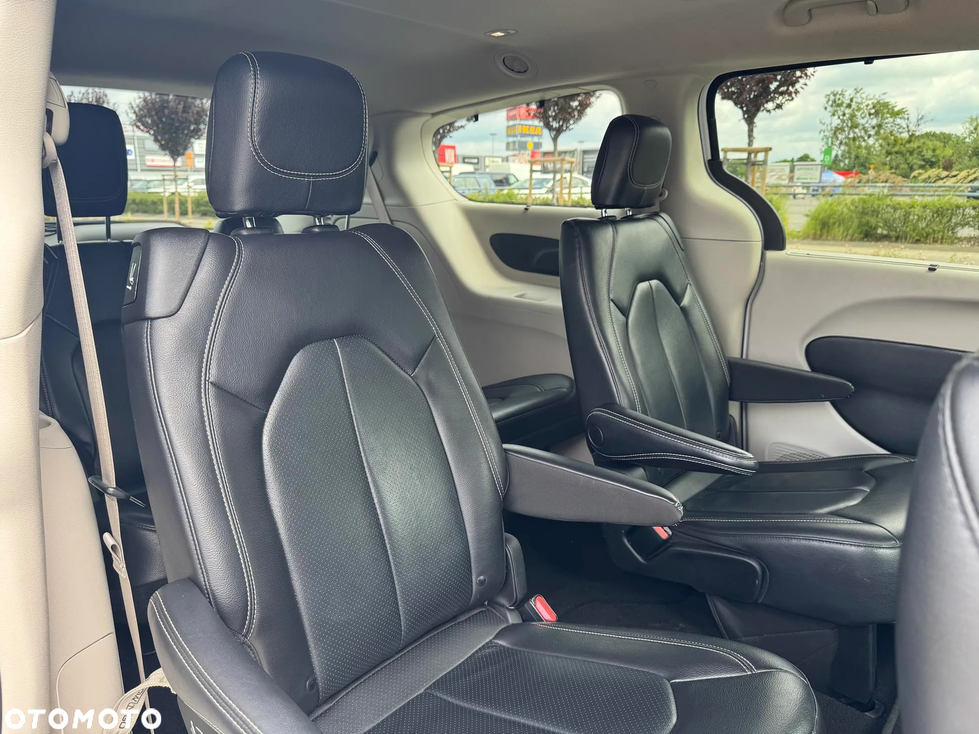 Chrysler Pacifica - 13