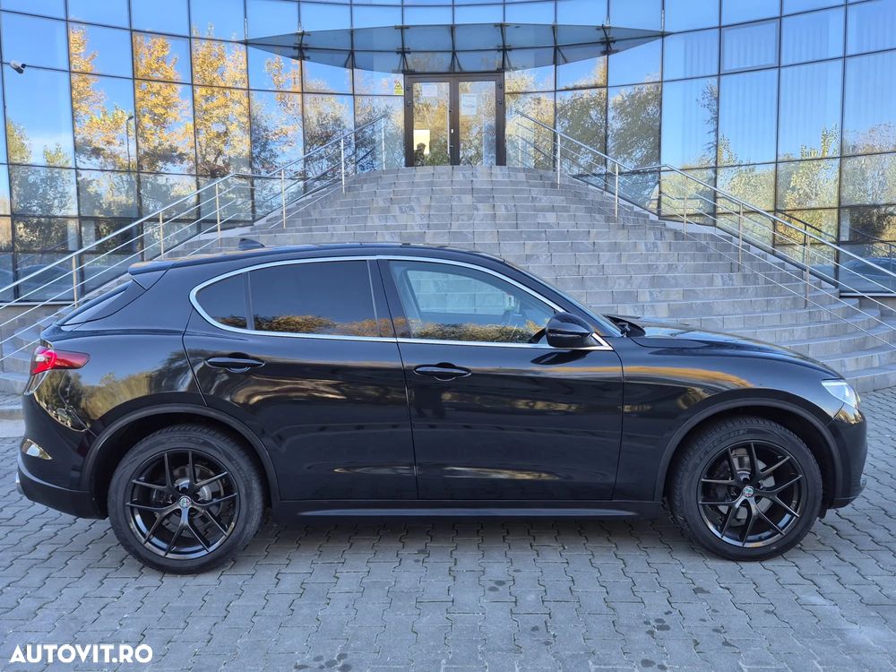 Alfa Romeo Stelvio 2.0 Turbo AWD AT8 Veloce - 15