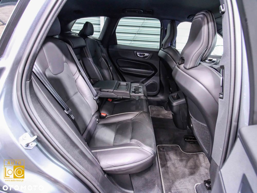 Volvo XC 60 D4 AWD R-Design - 11