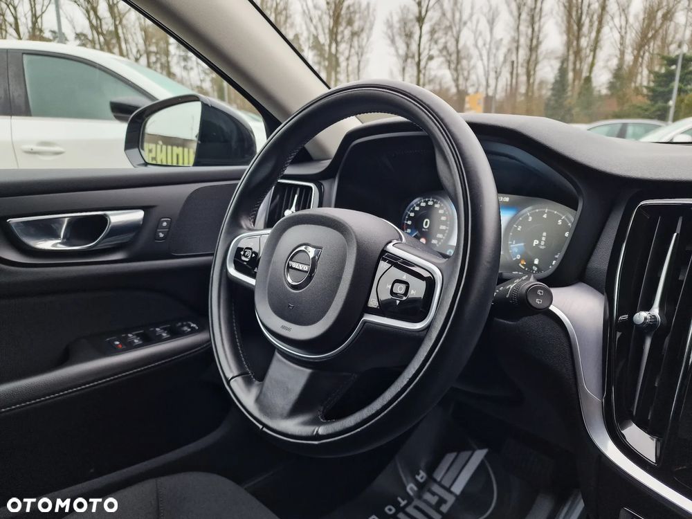 Volvo V60 B3 B Geartronic Momentum Pro - 32