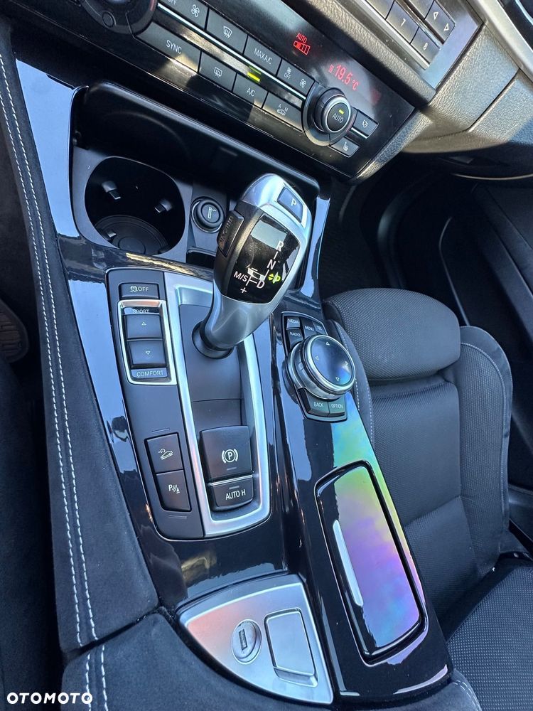 BMW Seria 5 530d xDrive - 26