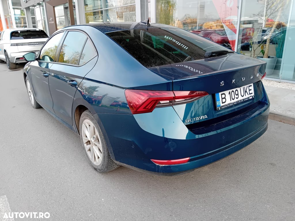 Skoda Octavia 2.0 TDI DSG Style - 4