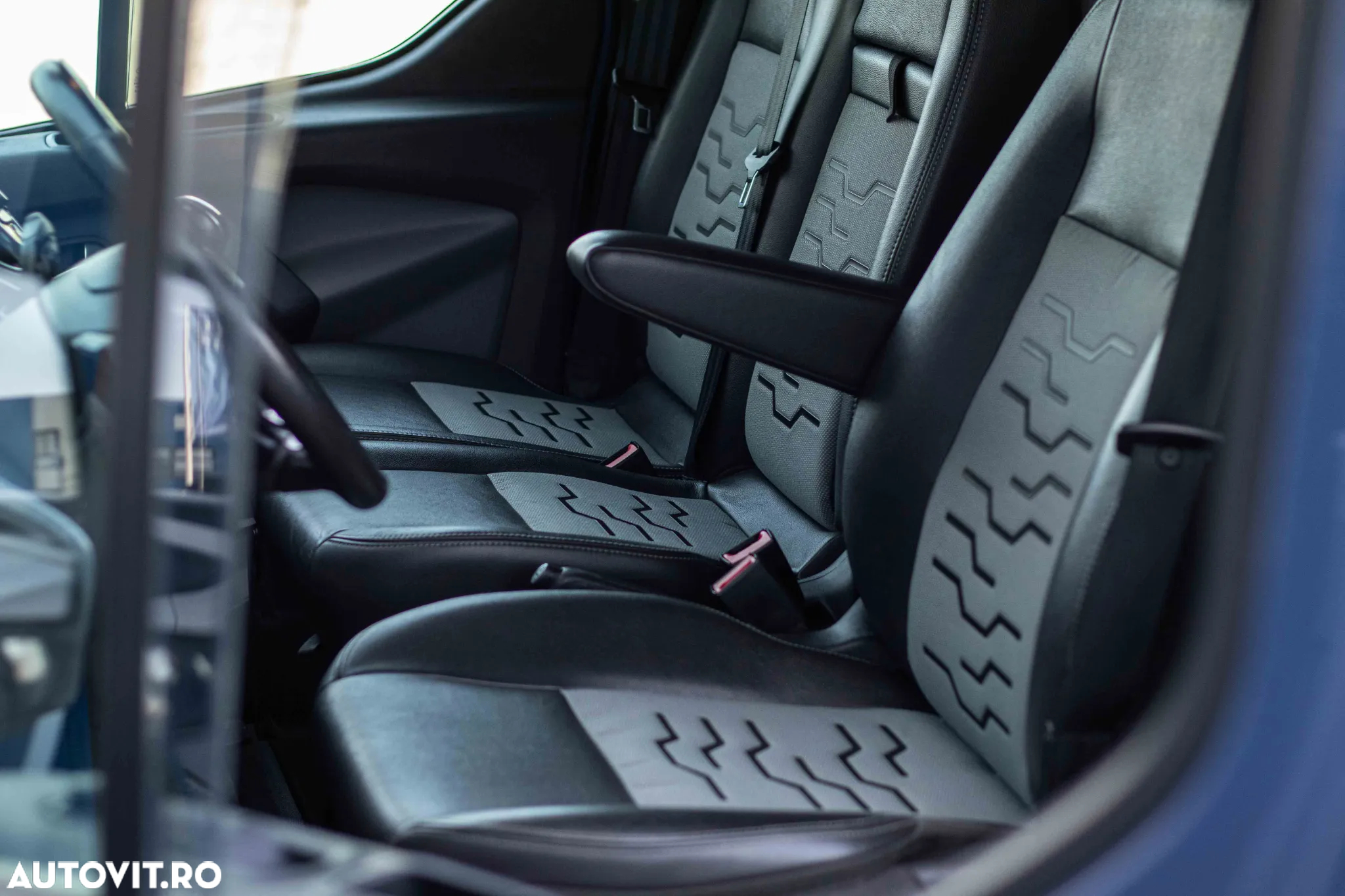 Ford Custom Van Sport 290 LWB - 18