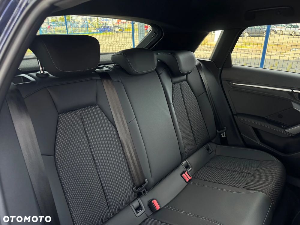 Audi A3 Sportback TFSI mHEV 110 kW S Line S tronic - 32
