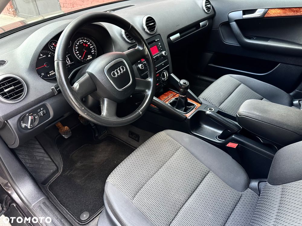 Audi A3 Sportback 2.0 TDI Ambiente - 6