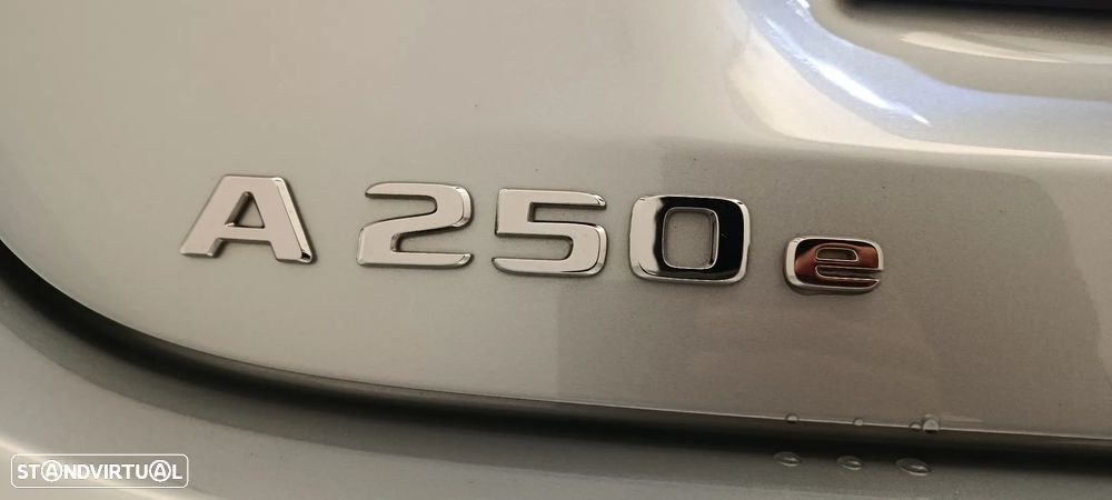 Mercedes-Benz A 250 e - 32