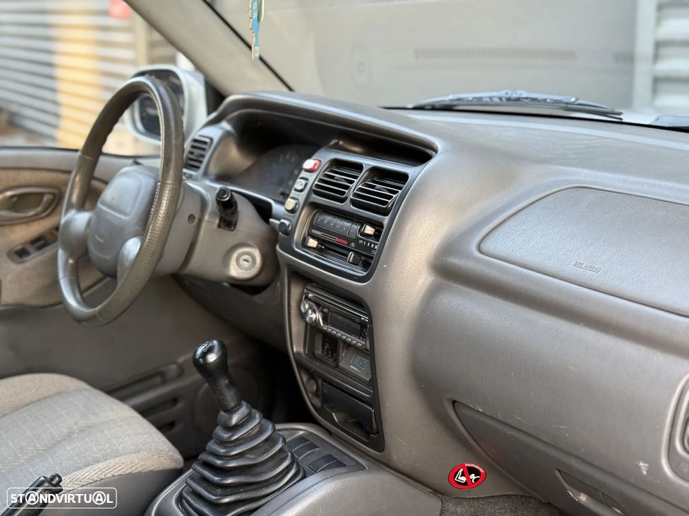 Suzuki Grand Vitara Metal Top 2.0 TDi - 13