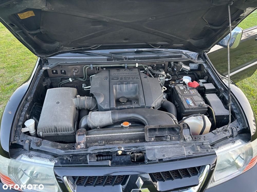 Mitsubishi Pajero 3.2 DID 5os (lea) - 16