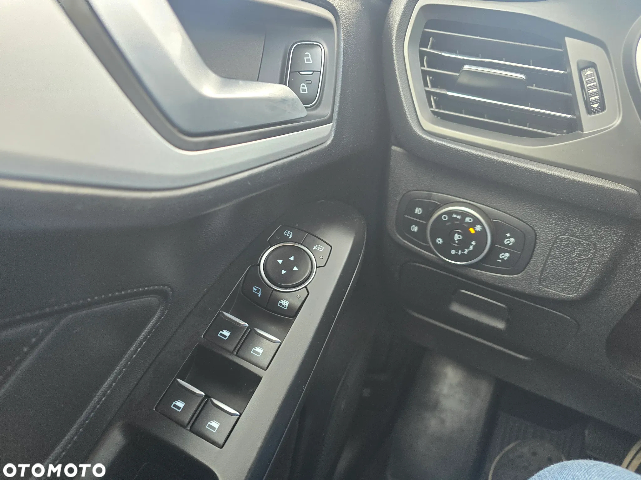 Ford Focus 1.5 EcoBlue Start-Stopp-System COOL&CONNECT - 10