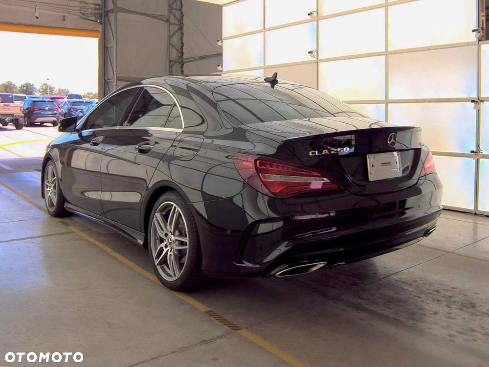 Mercedes-Benz CLA 250 4-Matic AMG Line - 5