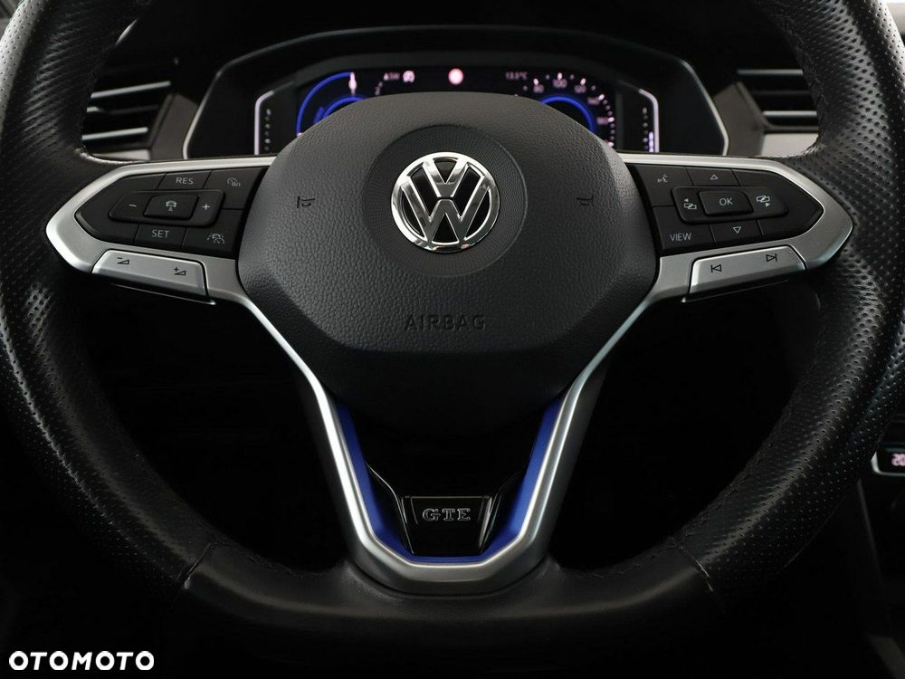 Volkswagen Passat - 21