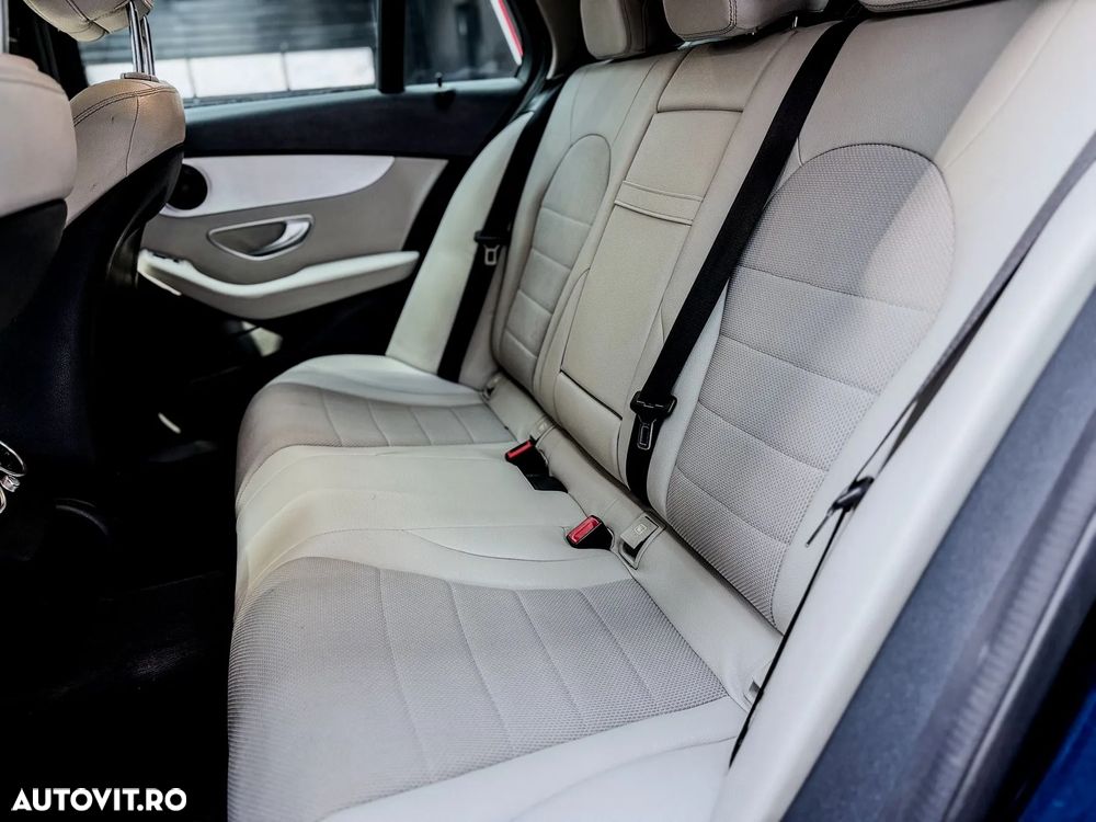 Mercedes-Benz C - 24