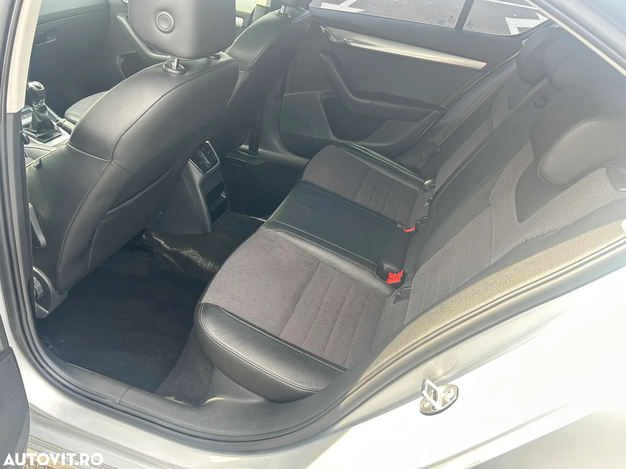 Skoda Octavia 2.0 TDI Green tec Elegance - 9