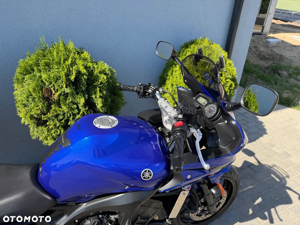 Yamaha FZ - 24