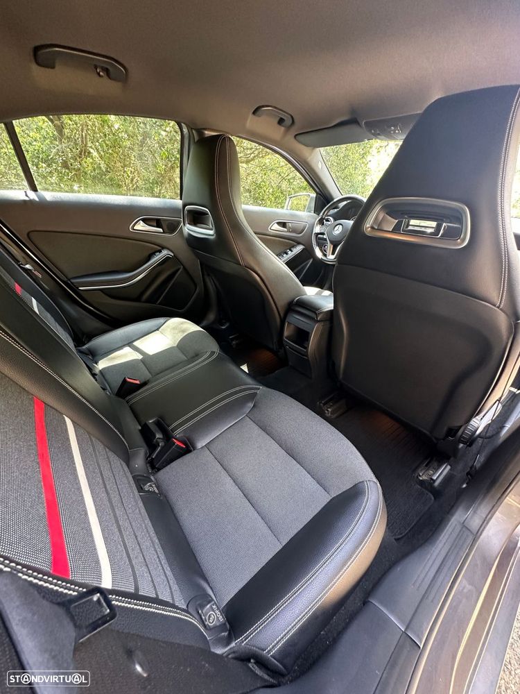 Mercedes-Benz A 180 d AMG Line - 19