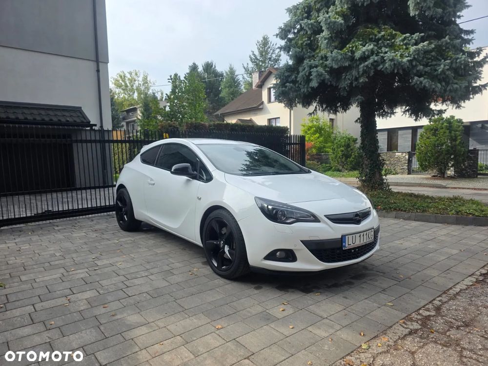 Opel Astra GTC 1.4 Turbo - 1