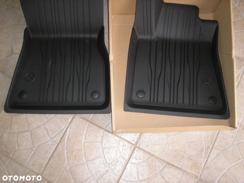 Oryginalne,fabrycznie nowe dywaniki gumowe Mercedes-Benz GLC EQ 4MATIC - 1