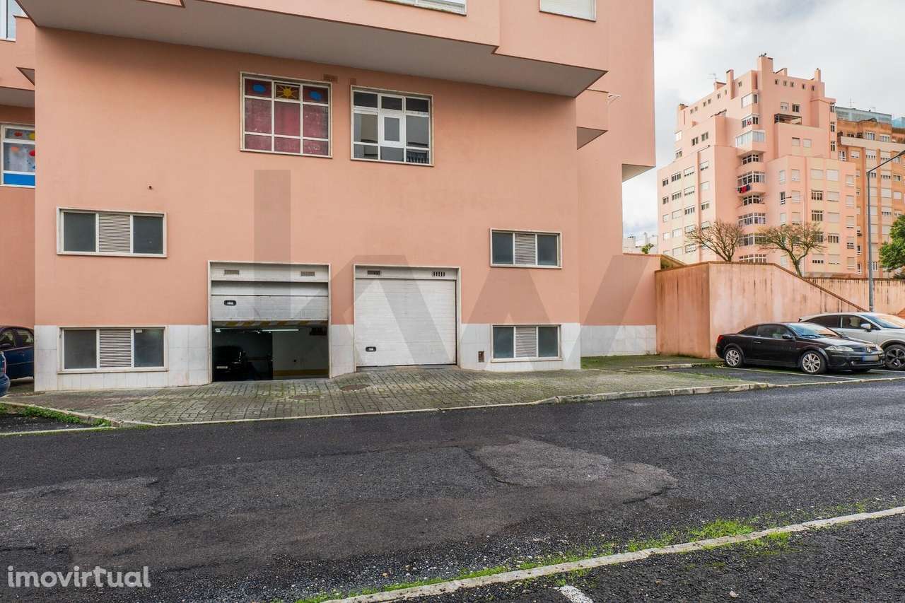 Espaçoso Apartamento T2 - Av Fitares - Grande imagem: 2/22