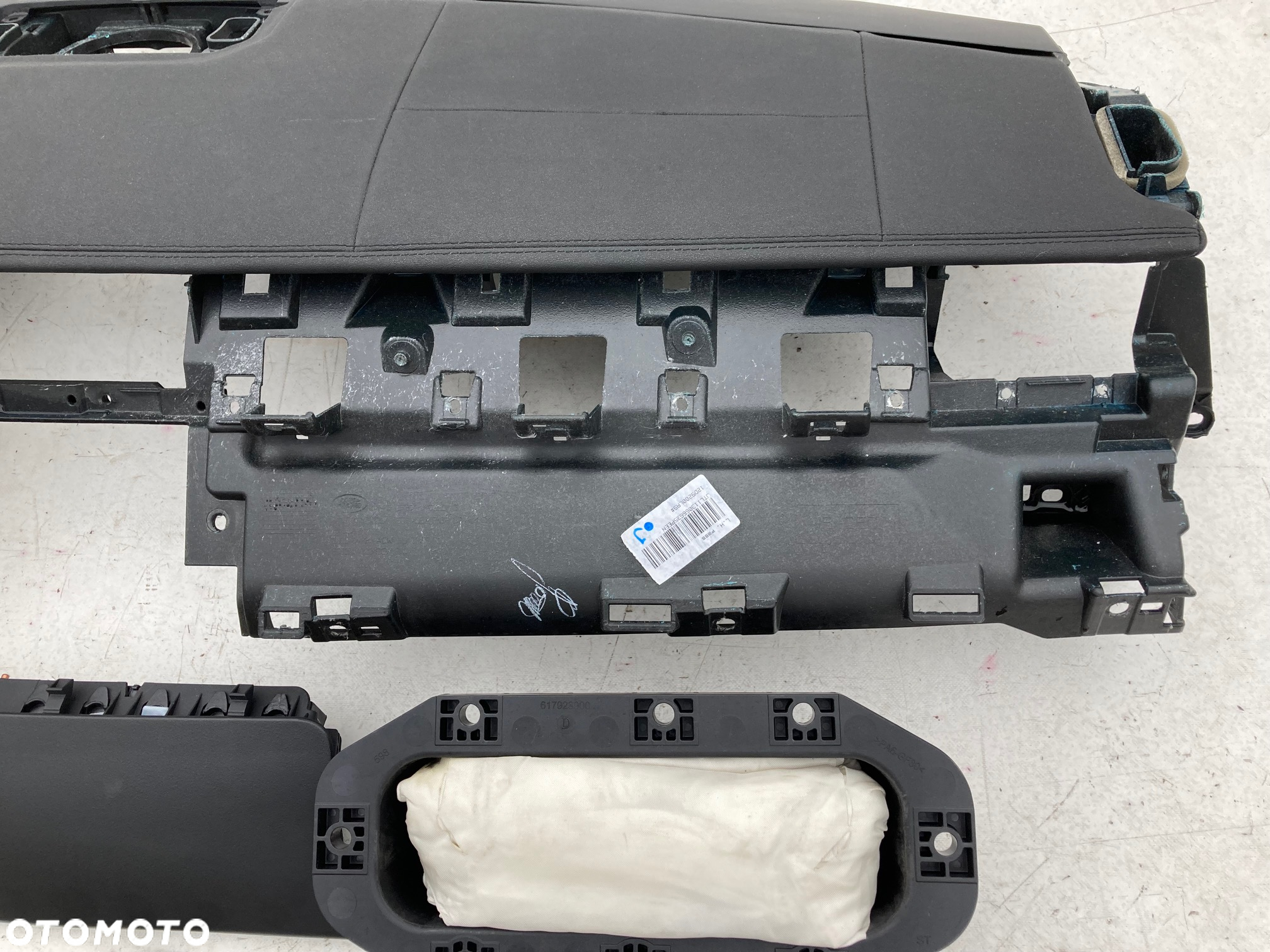 RANGE ROVER EVOQUE L538 DESKA KONSOLA KOKPIT PULPIT PÓŁKA PARAPET DASHBOARD naprawa regeneracja SKÓRA - 6