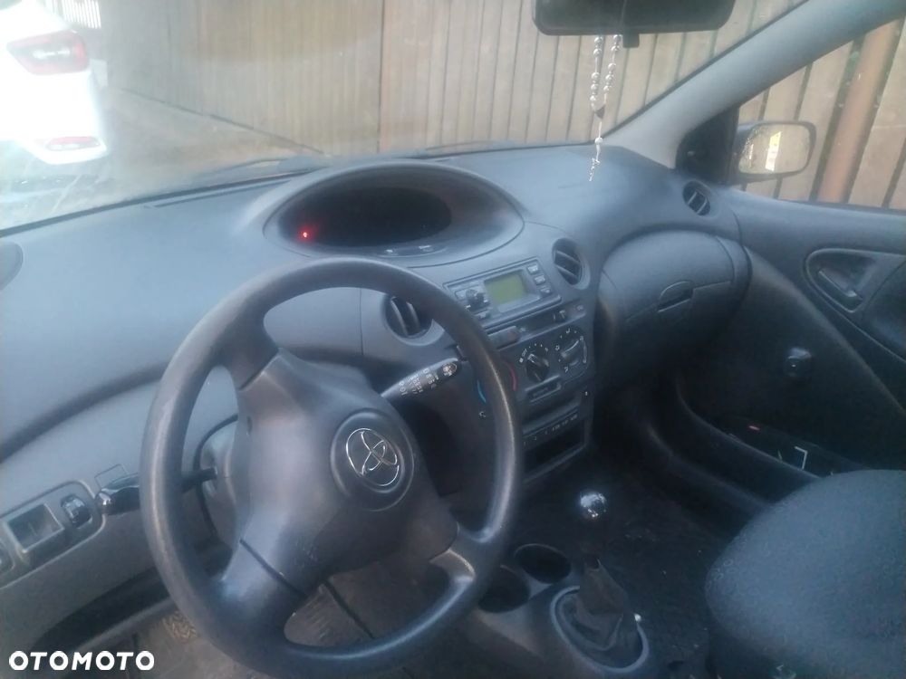 Toyota Yaris 1.3 Luna - 7