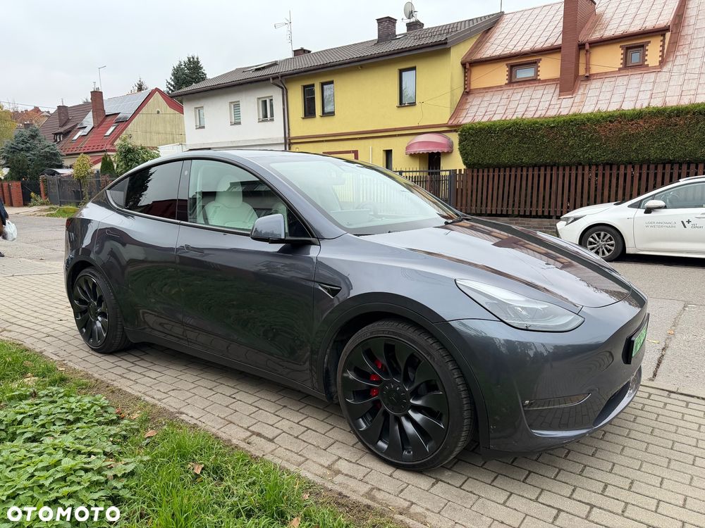 Tesla Model Y Long Range AWD - 5