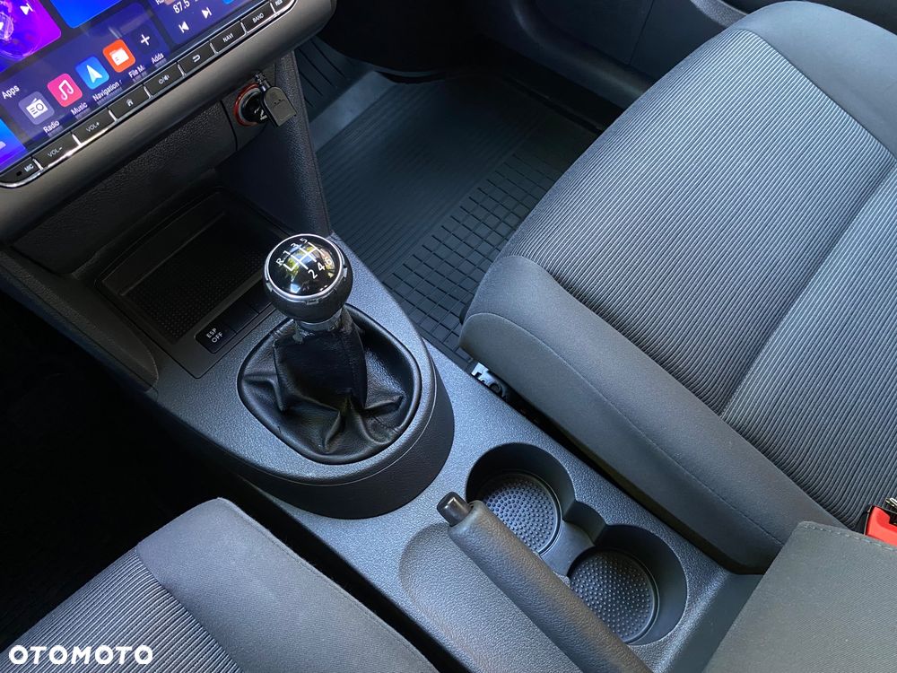 Volkswagen Touran - 32