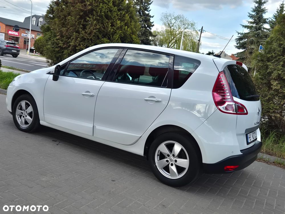 Renault Scenic 1.5 dCi Emotion - 8
