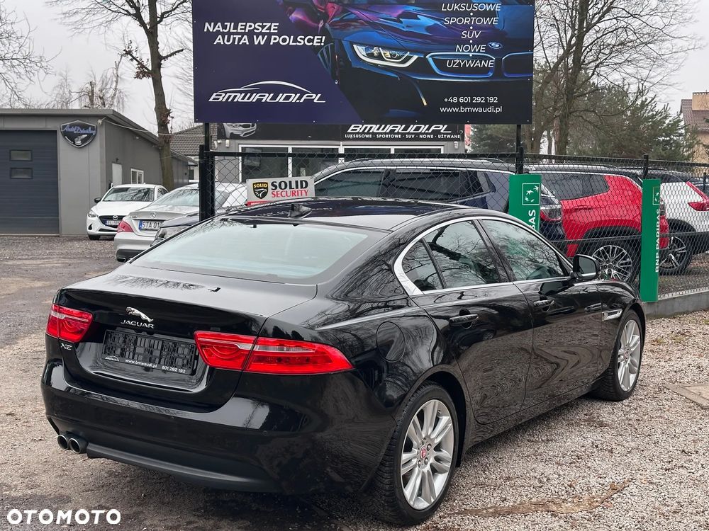 Jaguar XE 20d Prestige - 11