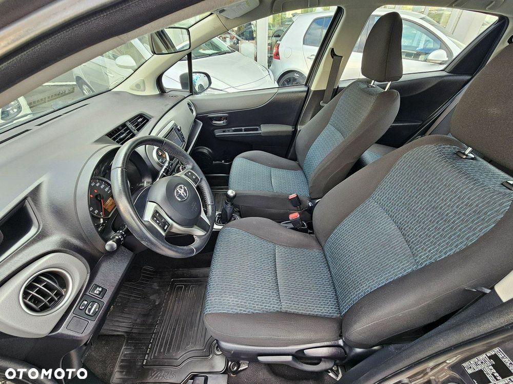 Toyota Yaris - 33