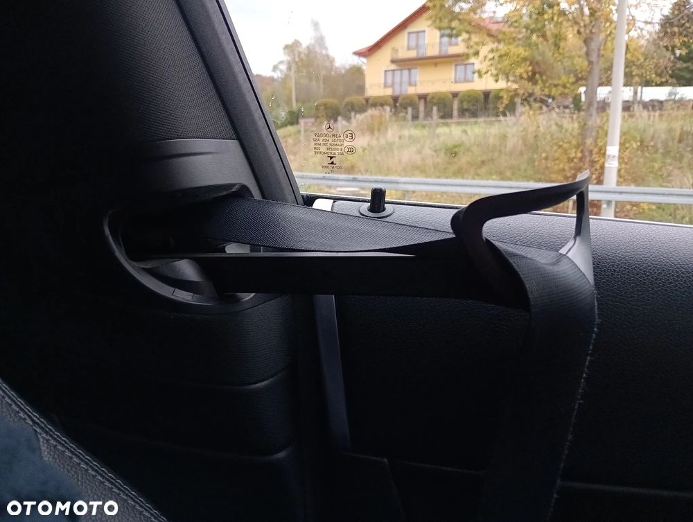 Mercedes-Benz Klasa C 250 Coupe 9G-TRONIC AMG Line - 33