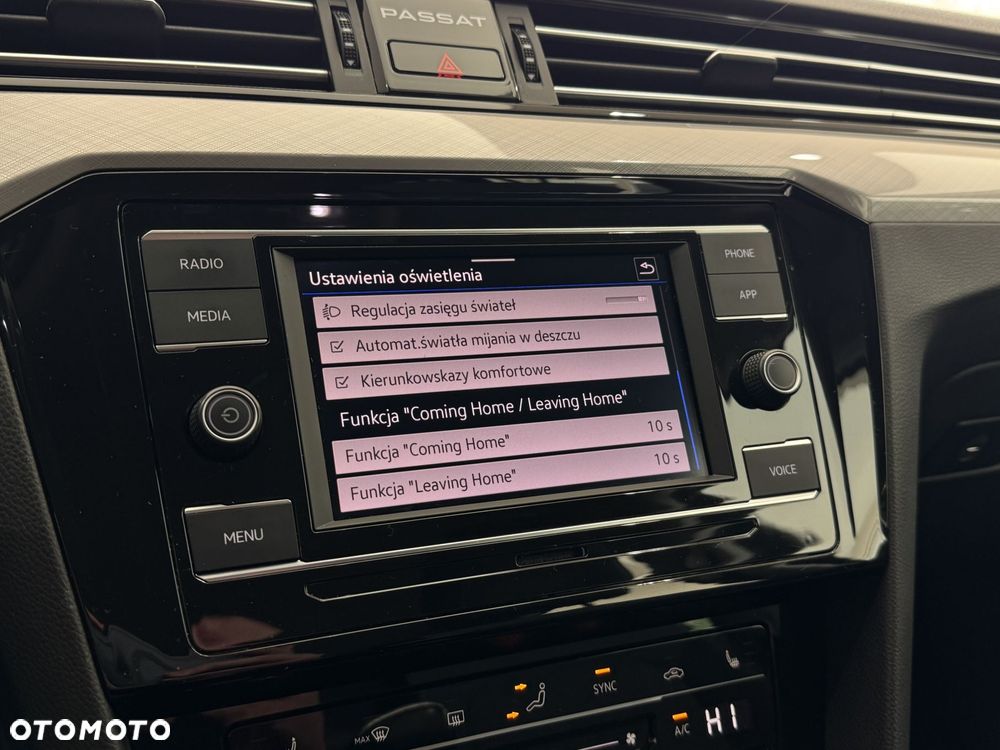 Volkswagen Passat - 32