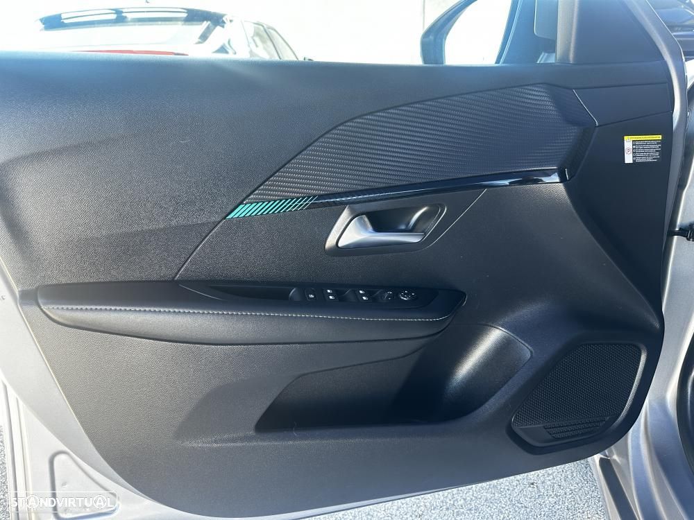 Peugeot 208 1.2 PureTech Allure EAT8 - 17