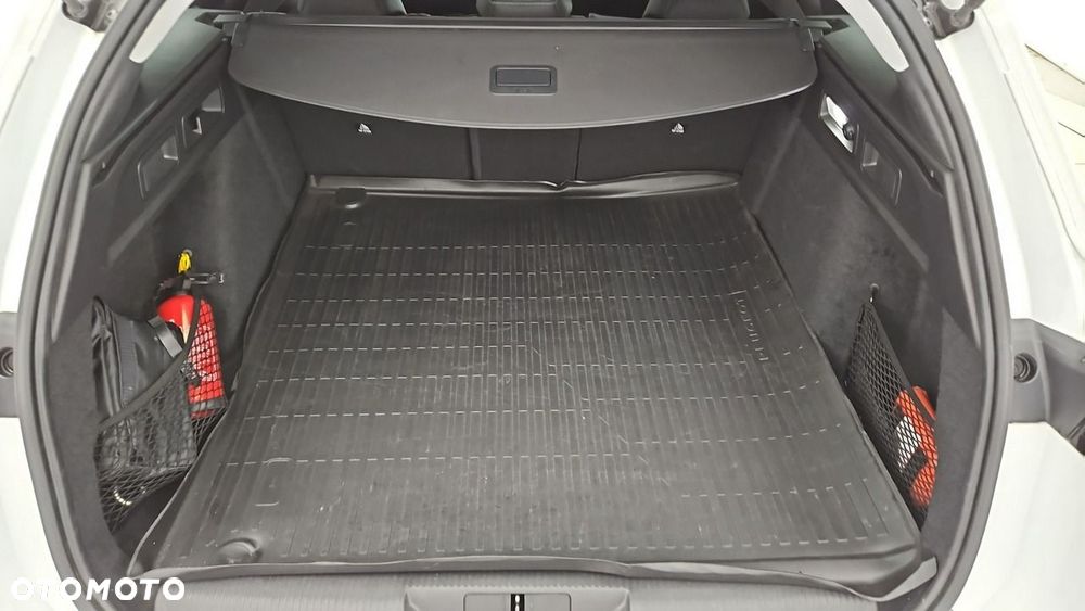 Peugeot 308 1.5 BlueHDi Allure S&S EAT8 - 23