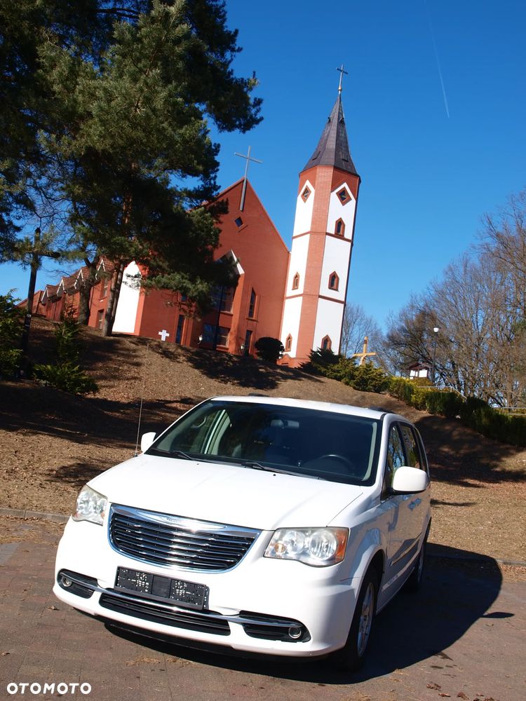 Chrysler Town & Country - 33