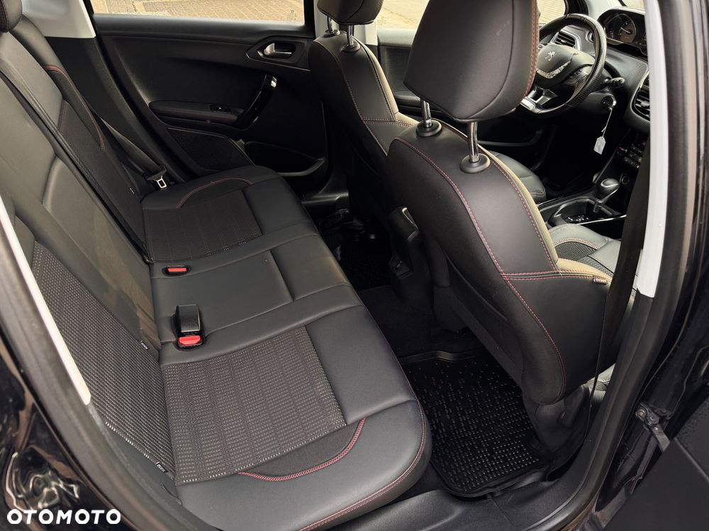 Peugeot 2008 PureTech 110 Stop&Start EAT6 GT-Line Edition - 10