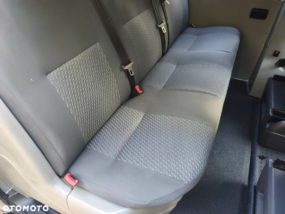 Volkswagen Transporter - 28