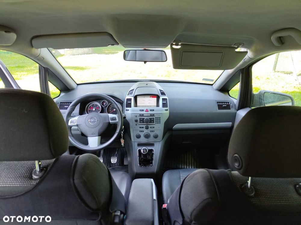 Opel Zafira - 16