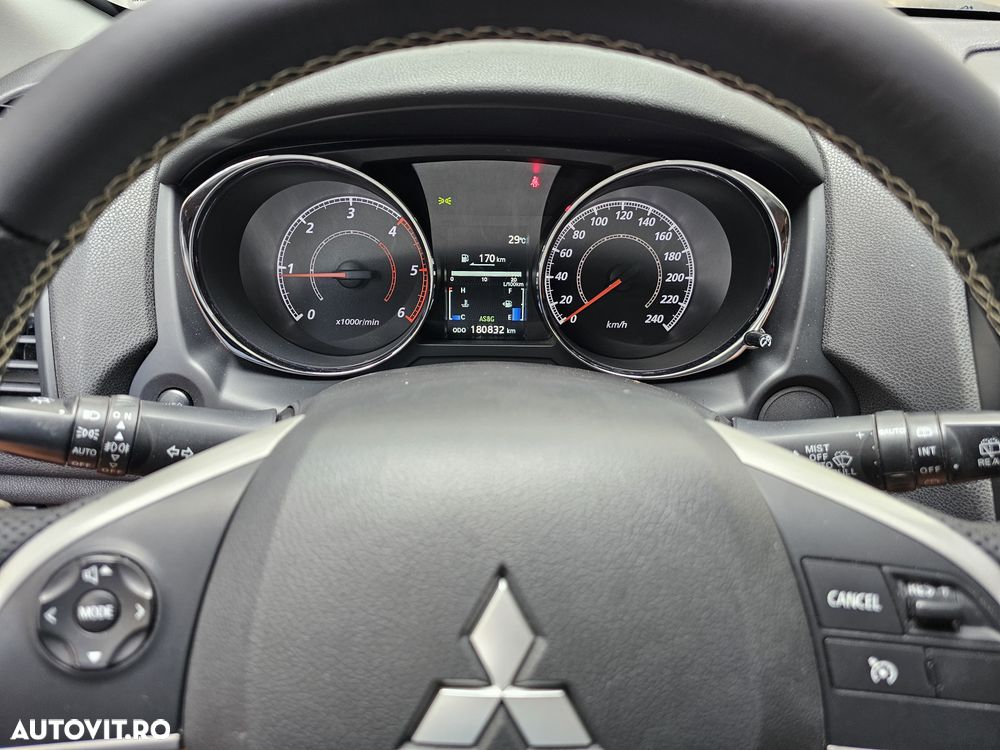 Mitsubishi ASX - 15