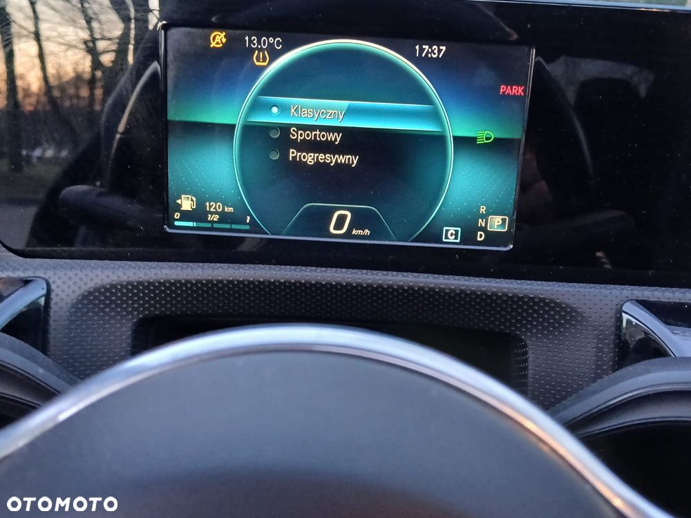 Mercedes-Benz CLA 250 7G-DCT Progressive - 12