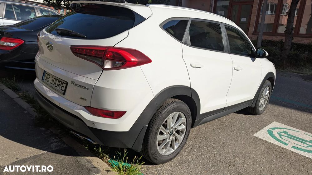 Hyundai Tucson 2.0 CRDI 4WD 6MT Style - 5